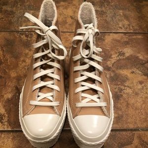 Converse brand high top size 8 1/2 platform excellent condition gently used
